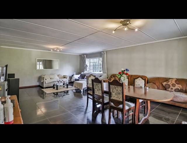 3 BEDROOM HOUSE FOR SALE IN BOUGHTON